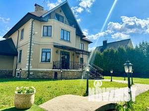 Дом 680м², 3-этажный, посуточно,