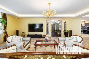 Дом 680м², 3-этажный, посуточно,