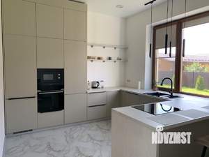 Дом 350м², 2-этажный, посуточно,