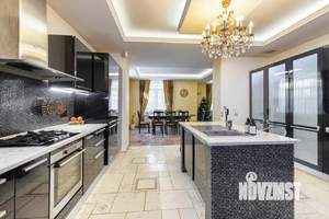 Дом 700м², 3-этажный, посуточно,