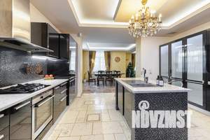 Дом 680м², 3-этажный, посуточно,