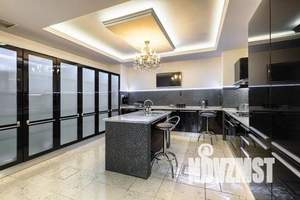 Дом 680м², 3-этажный, посуточно,