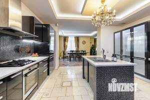 Дом 680м², 2-этажный, посуточно,