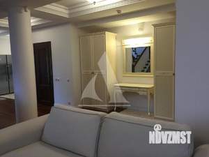 Дом 200м², 2-этажный, на длительный срок,