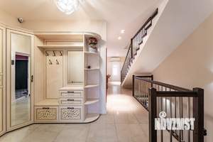 Коттедж 260м², 3-этажный, на длительный срок,