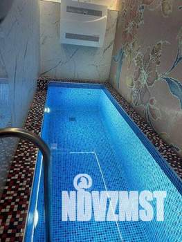 Дом 530м², 2-этажный, посуточно,