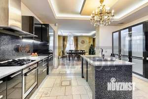 Дом 680м², 3-этажный, посуточно,