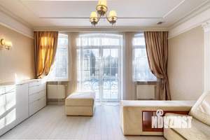 Дом 680м², 2-этажный, посуточно,