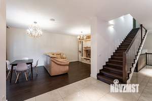 Коттедж 260м², 3-этажный, на длительный срок,