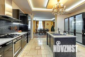 Дом 697м², 3-этажный, посуточно,