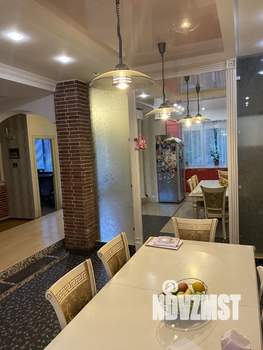 Коттедж 240м², 3-этажный, на длительный срок,