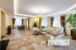 Дом 680м², 3-этажный, посуточно,