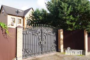 Коттедж 460м², 3-этажный, участок 15 сот.