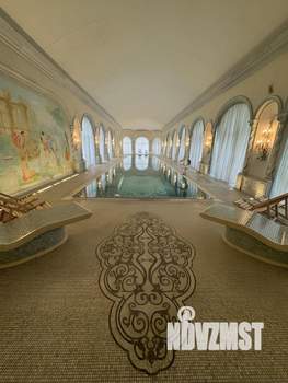 Дом 6961м², 3-этажный, участок 213 сот.