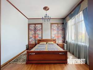 Дом 800м², 4-этажный, участок 22 сот.