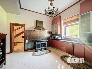 Дом 800м², 4-этажный, участок 22 сот.