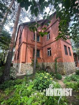 Дом 750м², 3-этажный, участок 10 сот.