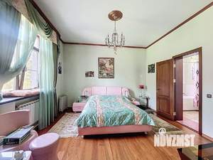 Дом 800м², 4-этажный, участок 22 сот.