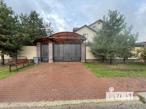 Коттедж 328м², 3-этажный, участок 6 сот.