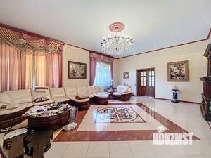 Дом 800м², 4-этажный, участок 22 сот.