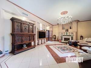 Дом 800м², 4-этажный, участок 22 сот.