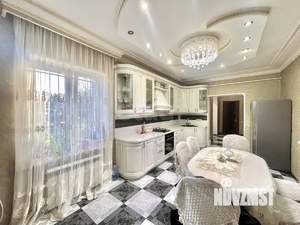 Дом 179м², 2-этажный, участок 11 сот.