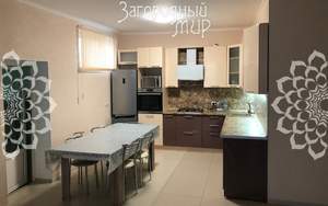 Дом 300м², 3-этажный, участок 8 сот.