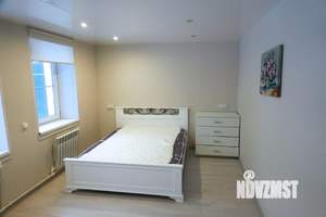 Коттедж 140м², 2-этажный, на длительный срок, 