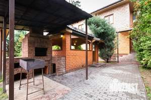 Дом 683м&sup2;, 3-этажный, посуточно, 