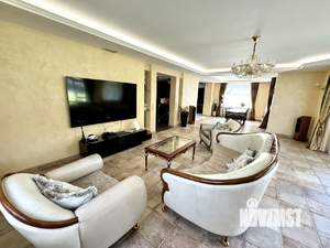 Дом 680м&sup2;, 3-этажный, посуточно, 