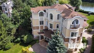 Дом 900м², 4-этажный, посуточно, 