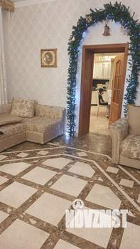 Коттедж 500м&sup2;, 4-этажный, на длительный срок, 