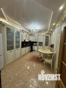 Дом 550м&sup2;, 3-этажный, на длительный срок, 