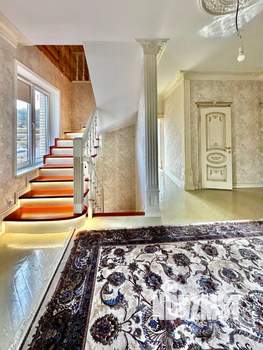 Дом 450м&sup2;, 3-этажный, посуточно, 