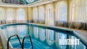 Дом 1000м², 3-этажный, посуточно, 