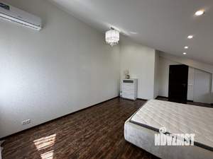 Таунхаус 180м², 4-этажный, на длительный срок, 
