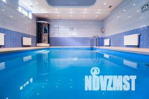 Дом 720м&sup2;, 3-этажный, посуточно, 