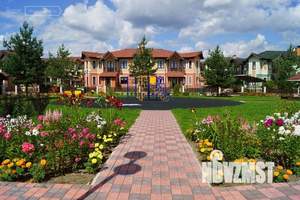 Таунхаус 290м², 3-этажный, на длительный срок, 