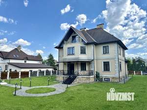 Дом 680м&sup2;, 3-этажный, посуточно, 