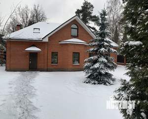 Дом 180м&sup2;, 2-этажный, на длительный срок, 