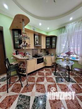 Дом 500м², 3-этажный, участок 10 сот.  