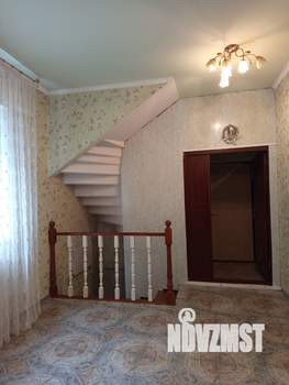 Коттедж 230м², 3-этажный, участок 13 сот.  