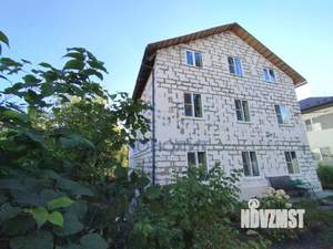 Дом 264м², 2-этажный, участок 5 сот.  