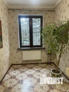 Дом 240м², 3-этажный, участок 6 сот.  