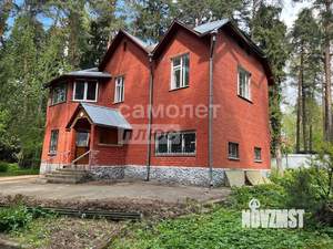 Дом 220м², 2-этажный, участок 8 сот.  