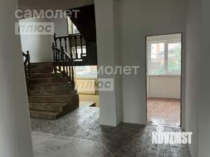 Дом 270м&sup2;, 3-этажный, участок 9 сот.  