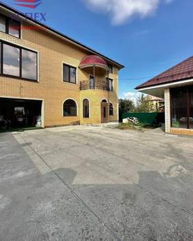 Дом 417м&sup2;, 3-этажный, участок 5 сот.  