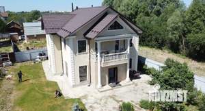 Дом 300м&sup2;, 3-этажный, участок 8 сот.  