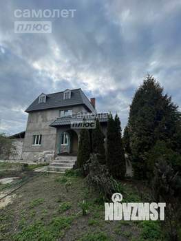 Дом 270м&sup2;, 3-этажный, участок 9 сот.  