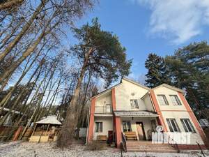 Коттедж 291м&sup2;, 2-этажный, участок 20 сот.  